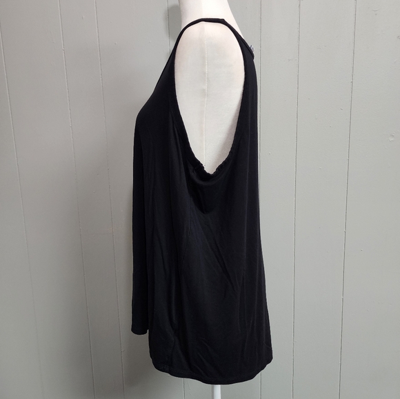 Old Navy Black V Neck Tank Top - Picture 4 of 9